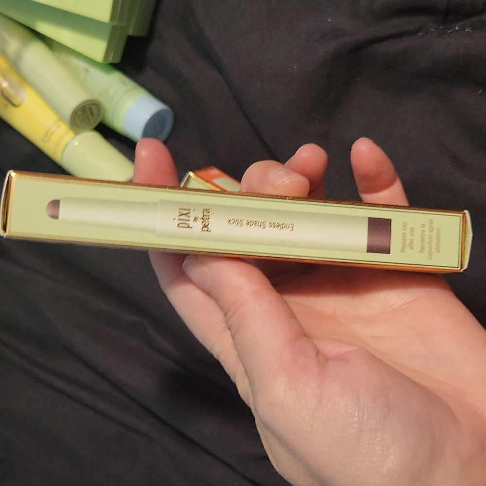 Pixi by Petra cosmetic 💄 - Picture 10 of 13